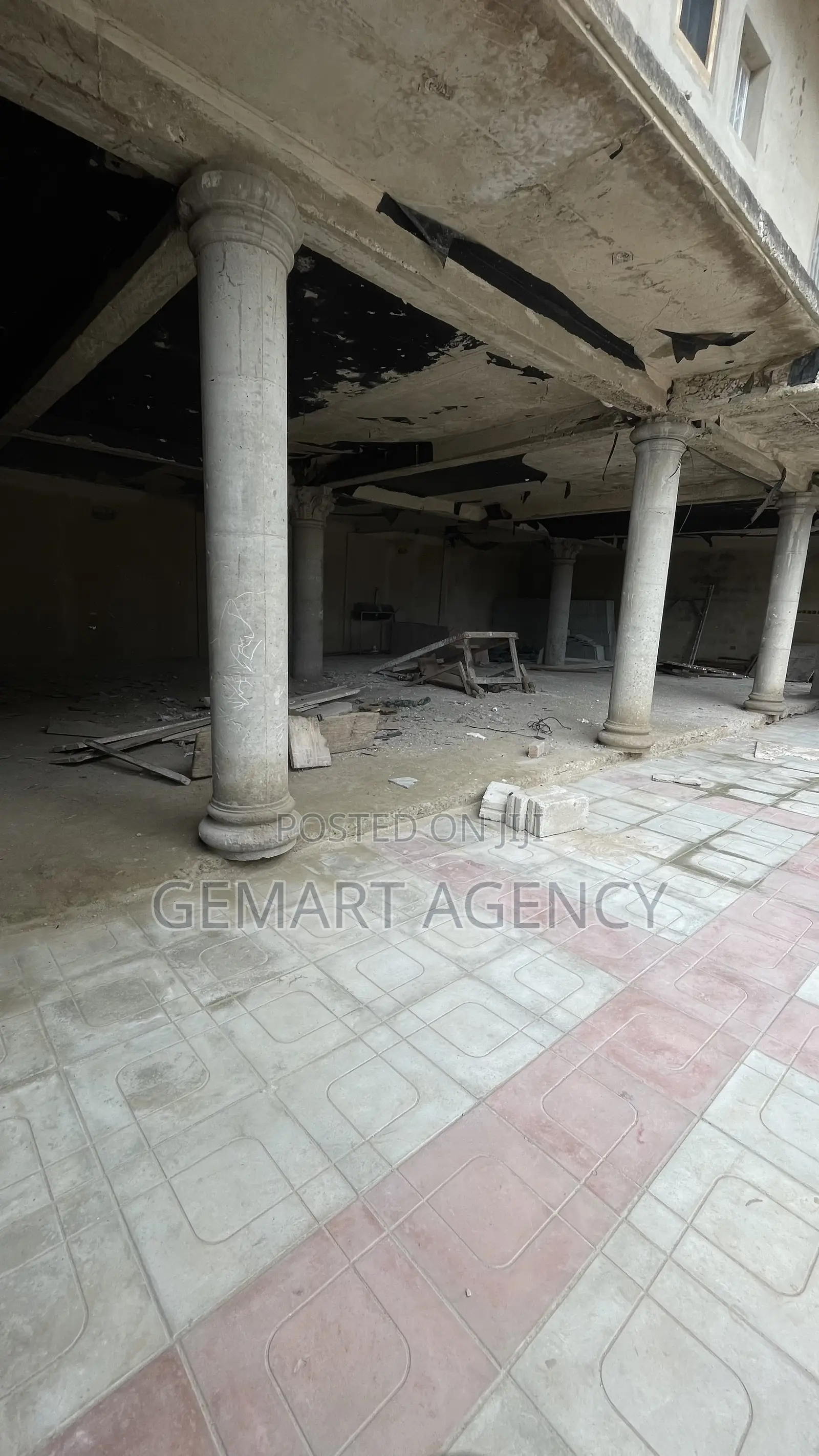 2bdrm Mansion in Spintex for sale