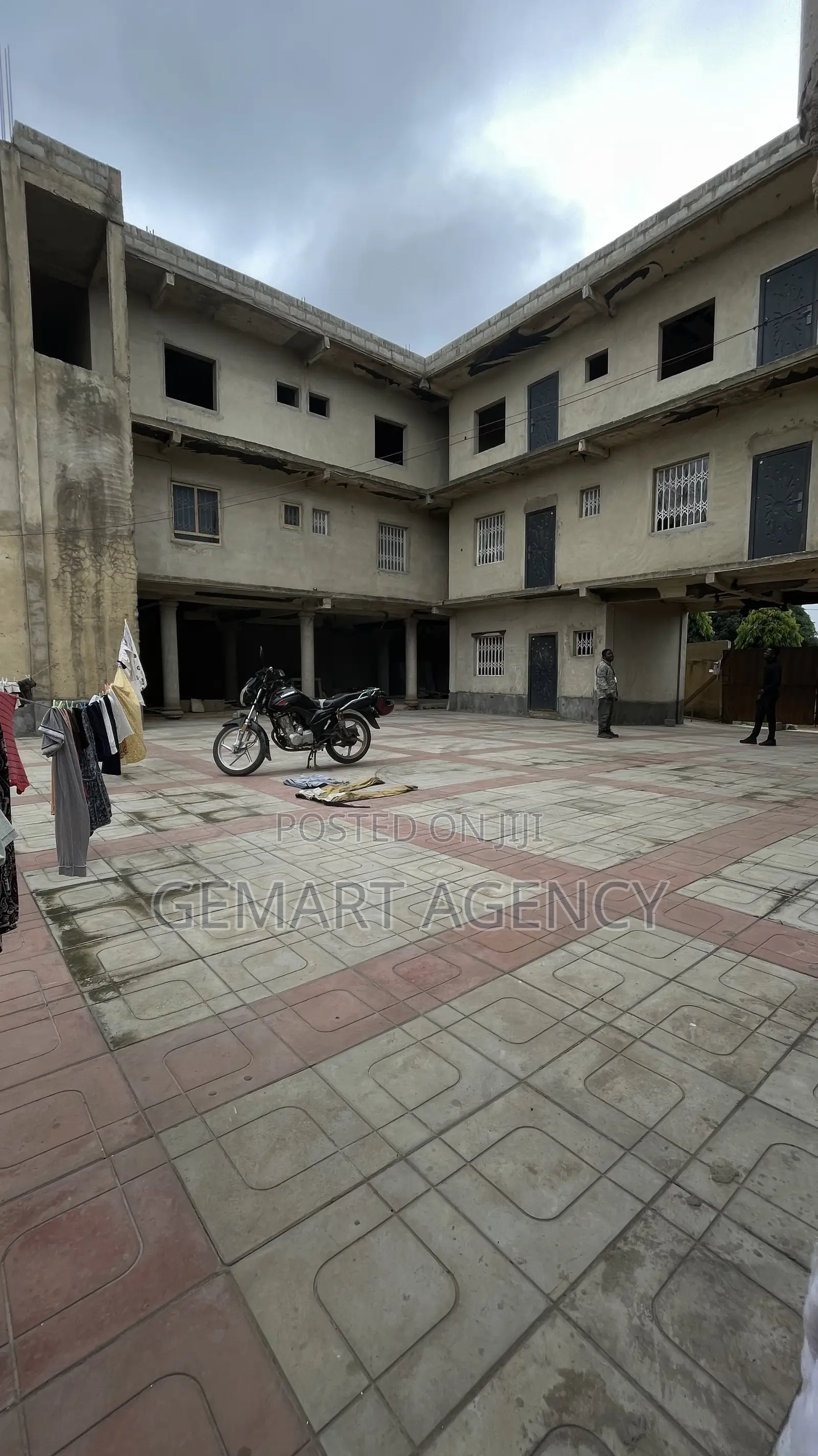2bdrm Mansion in Spintex for sale