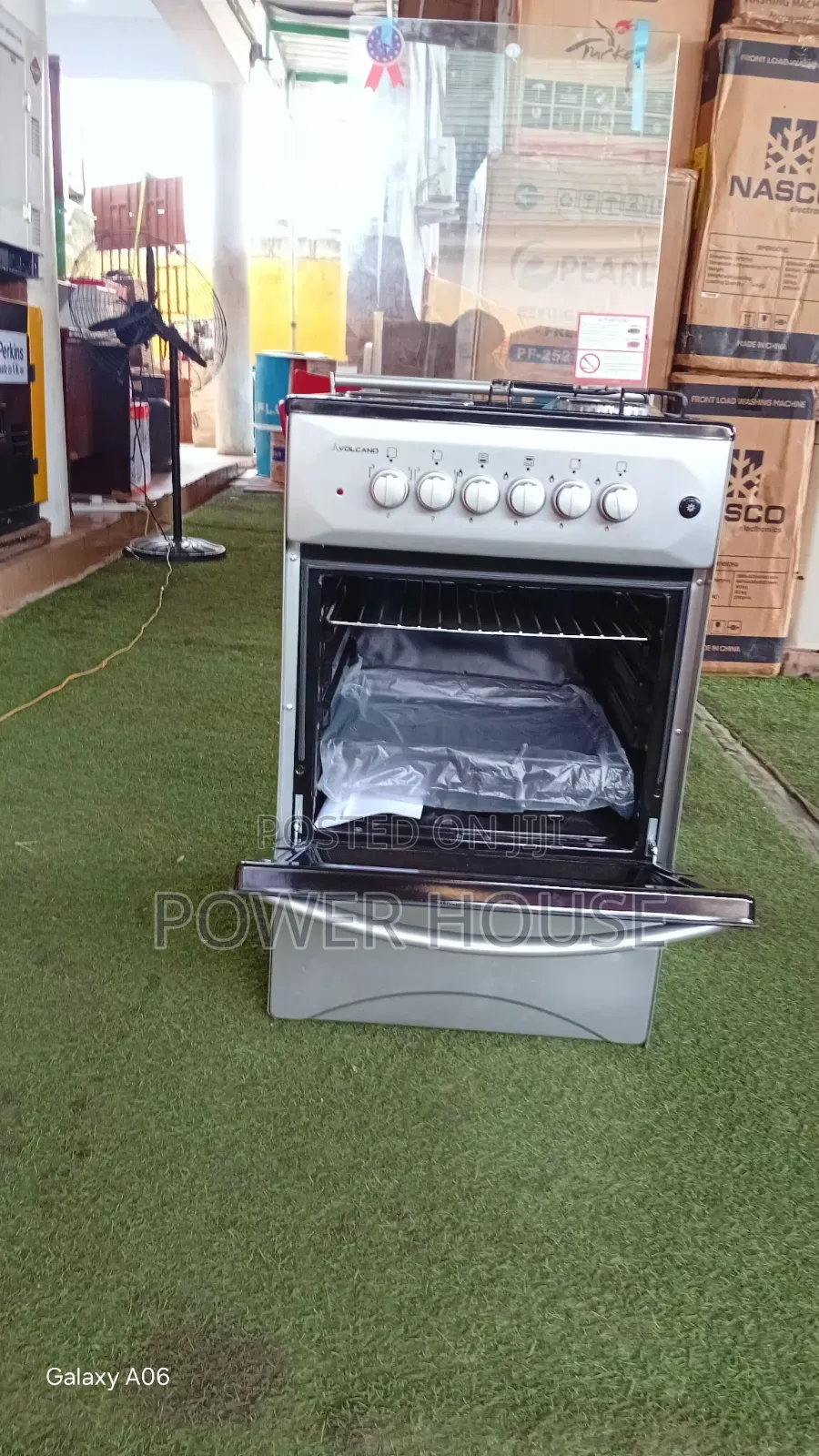 Upgrade Your Kitchen With This Premium 4 Burner Gas Cooker Today