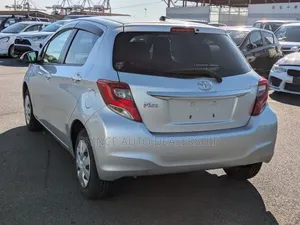 Toyota Vitz 2014 Silver