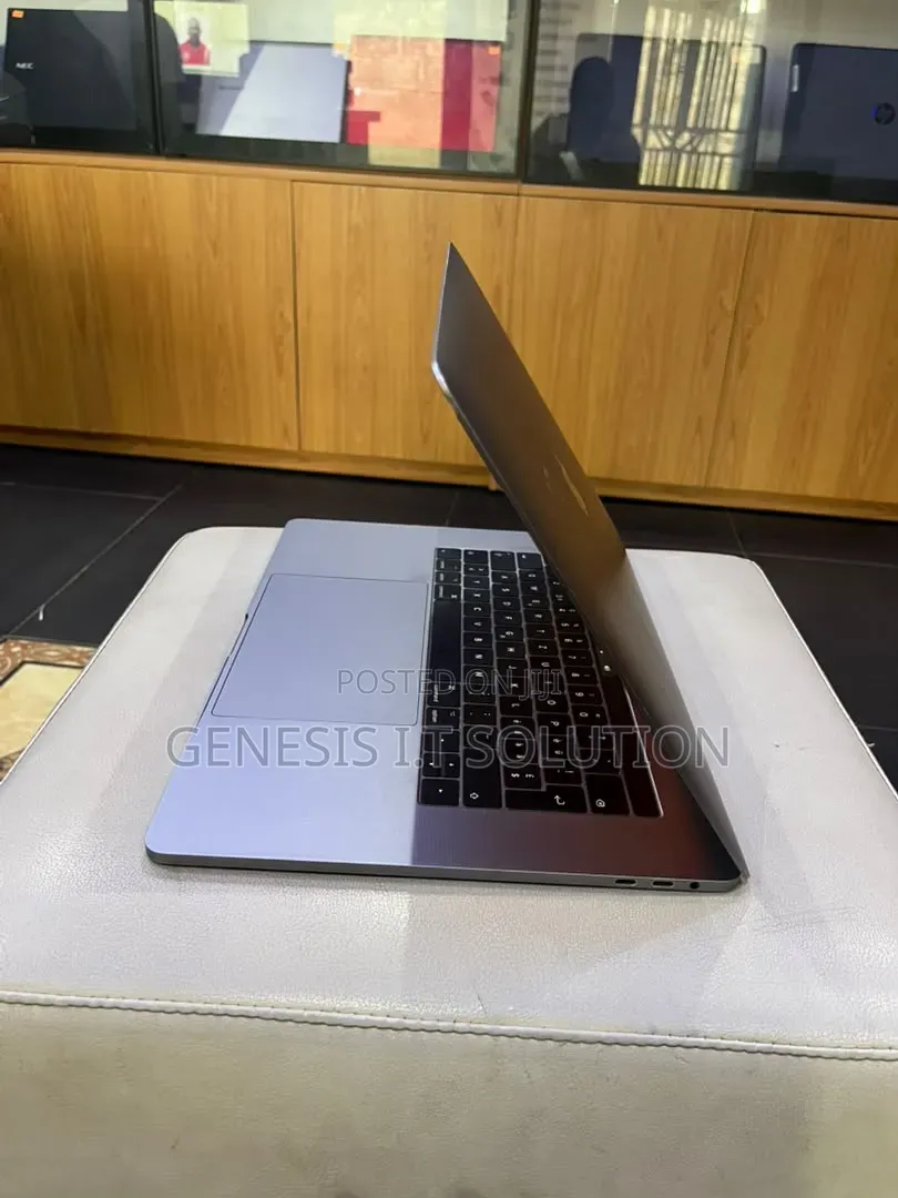 Laptop Apple MacBook 2017 16GB Intel Core 7 SSD 512GB