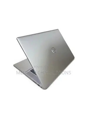 Laptop Dell Inspiron 16 5620 32GB Intel Core i7 SSD 1T