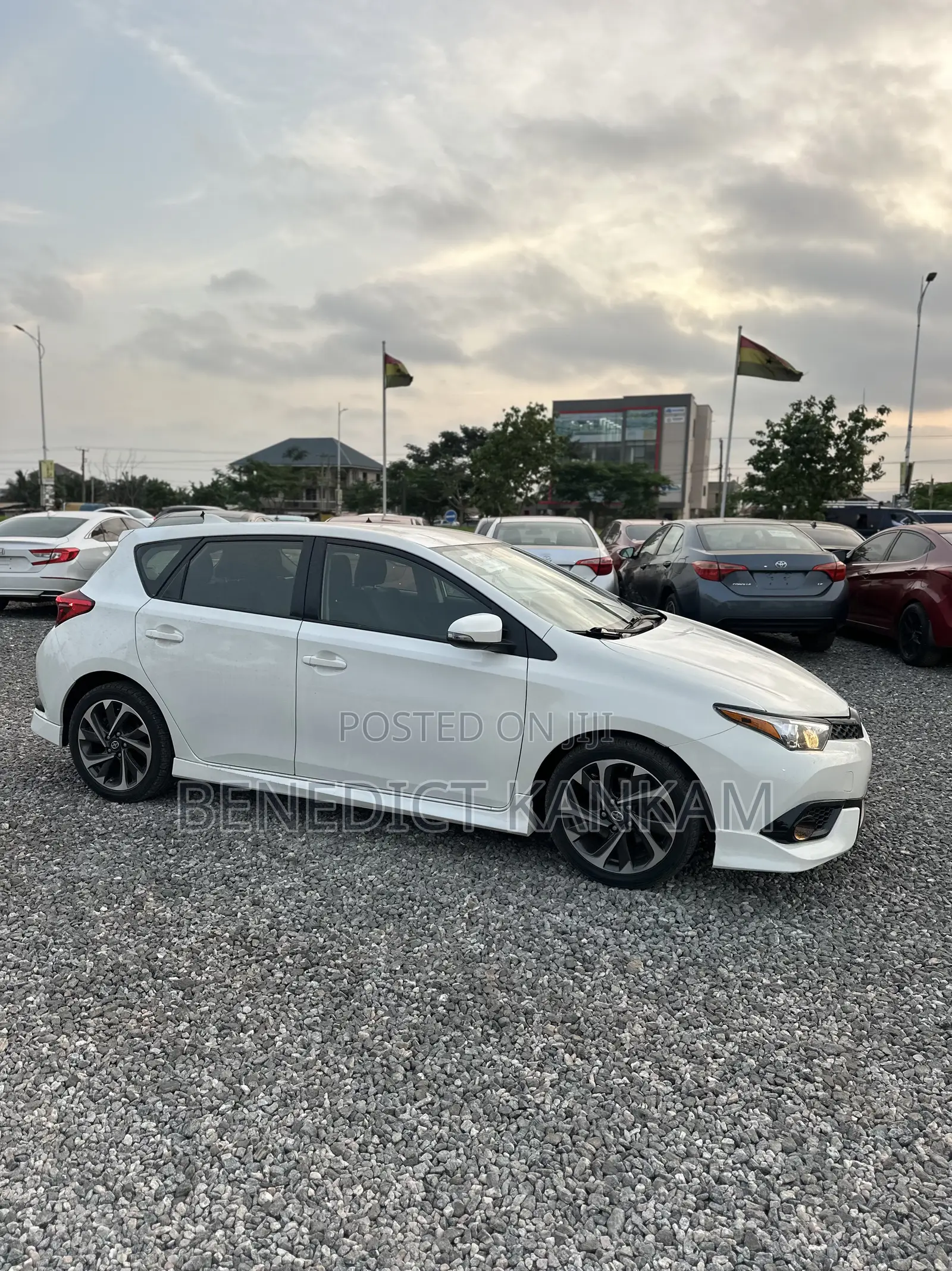 Scion iM 2015 White