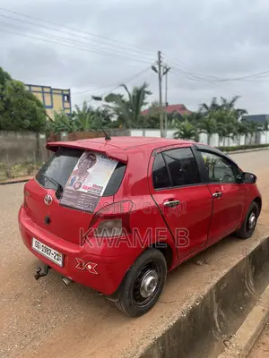 Toyota Vitz 1.3 AWD 5dr 2010 Red