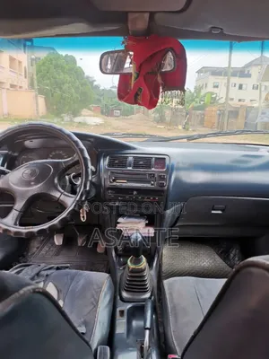 Toyota Corolla 2000 Red