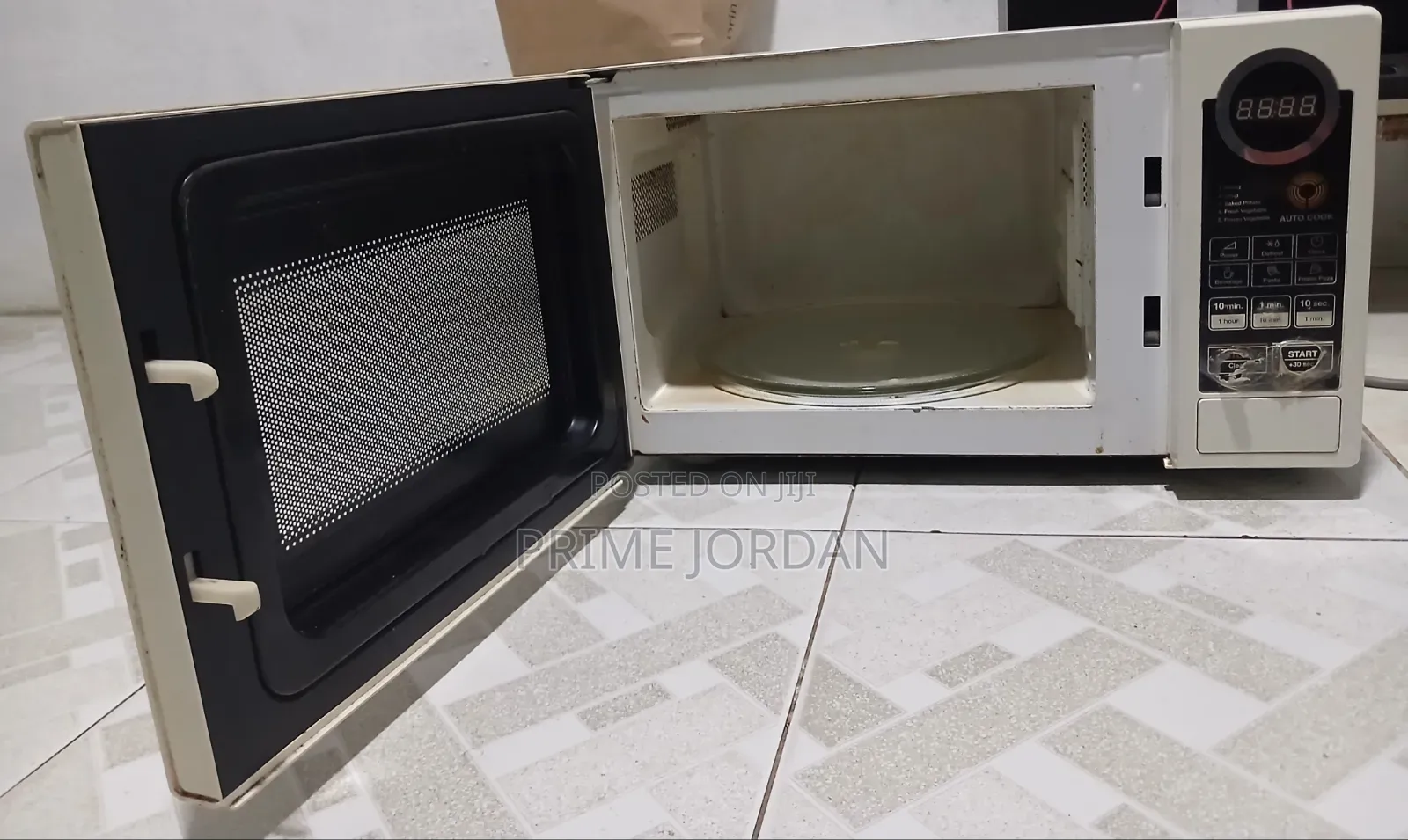 Daewoo 20L Digital Microwave Oven.