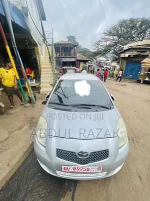Toyota Yaris 2010 Silver