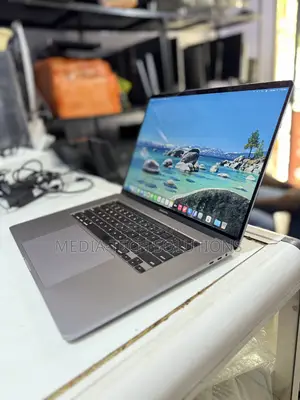 Laptop Apple MacBook Pro 2019 64GB Intel Core i9 SSD 4T