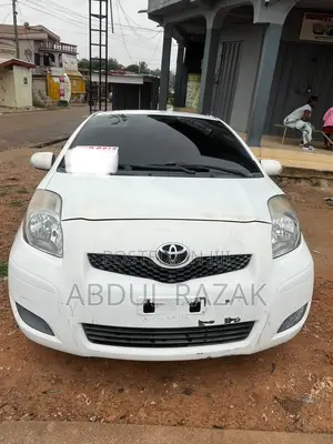 Toyota Yaris 2010 White