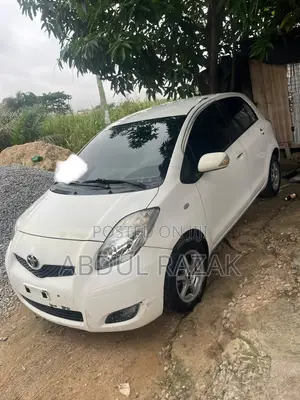 Toyota Yaris 2010 White