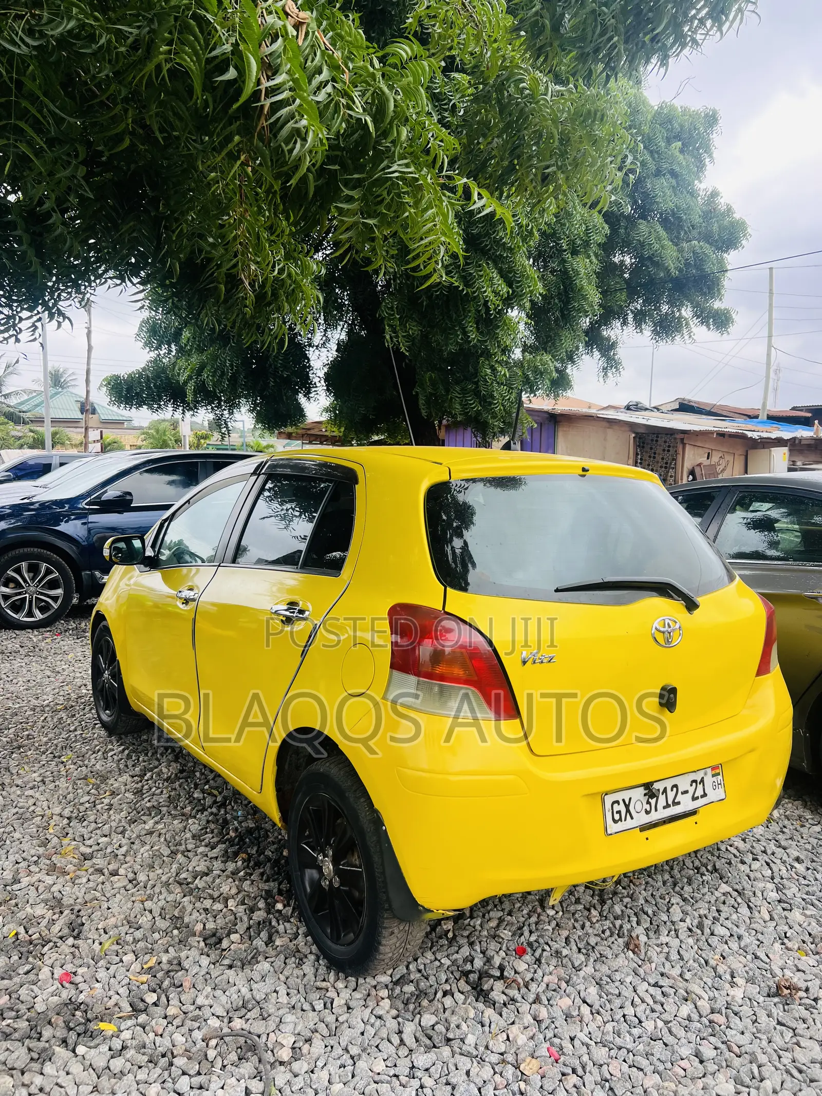 Toyota Vitz 2010 Yellow