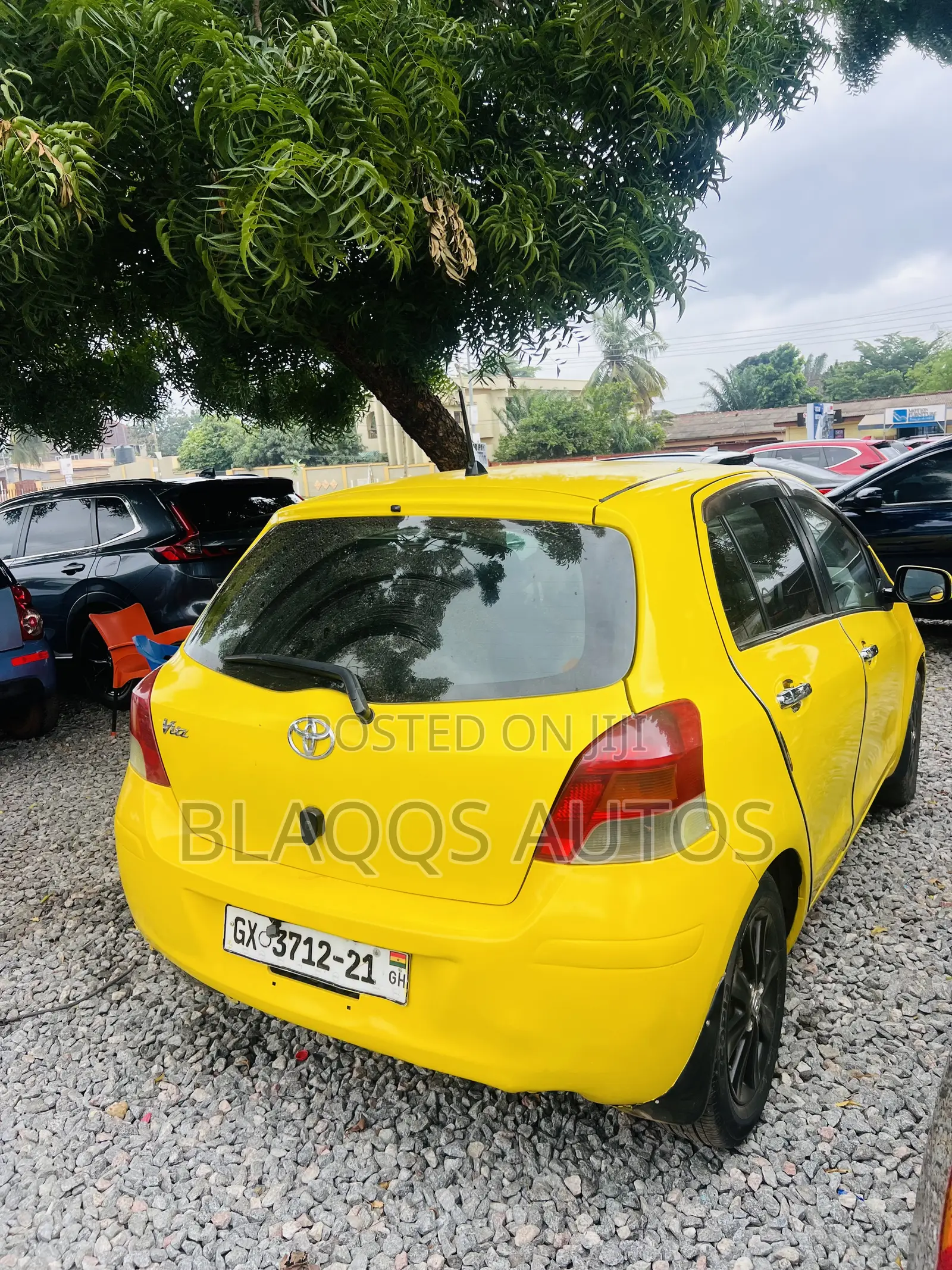 Toyota Vitz 2010 Yellow