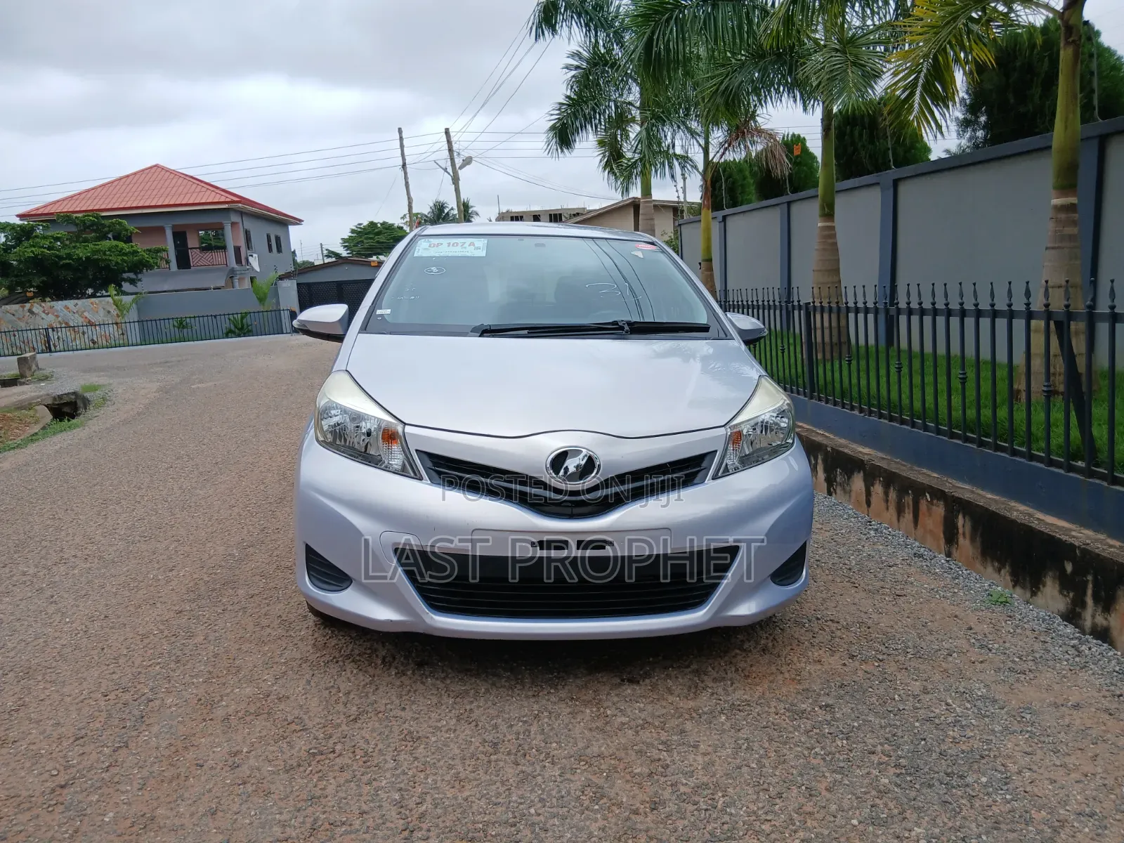 Toyota Vitz 2014 Silver