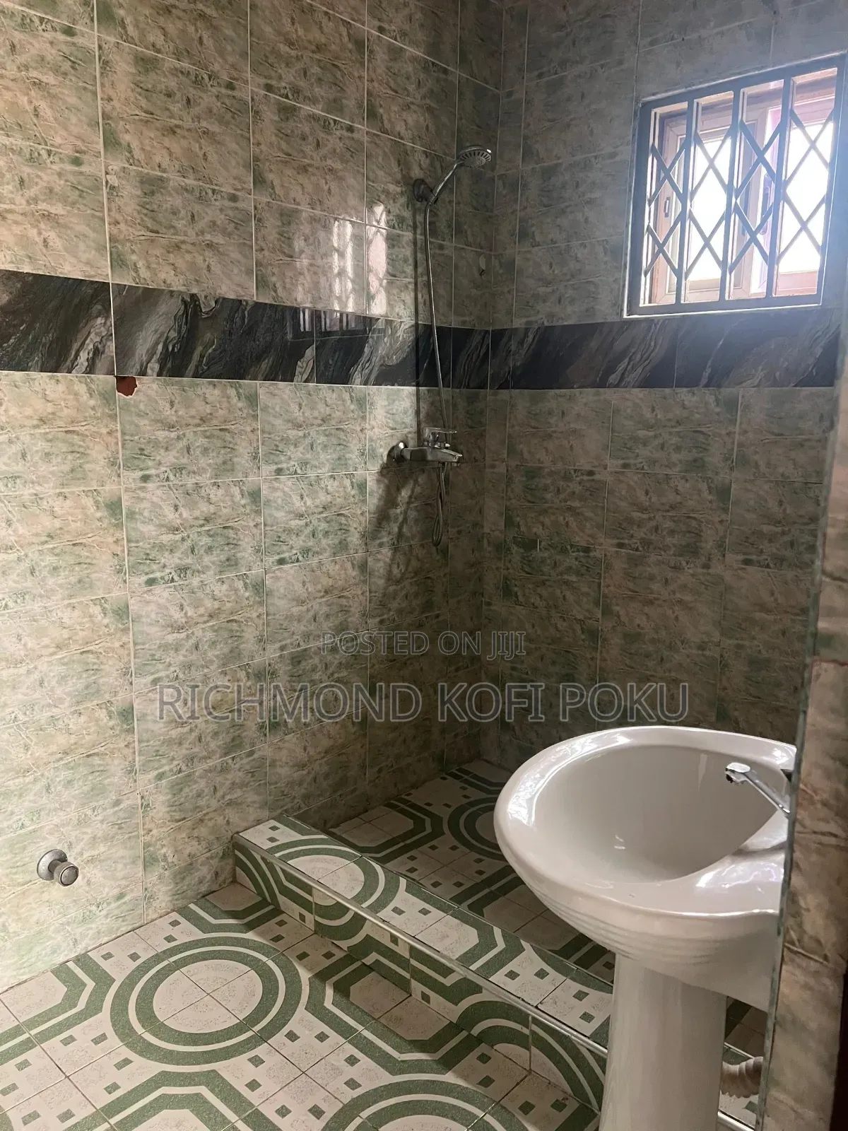 5bdrm House in Kofis Realty, Baatsona Total for rent