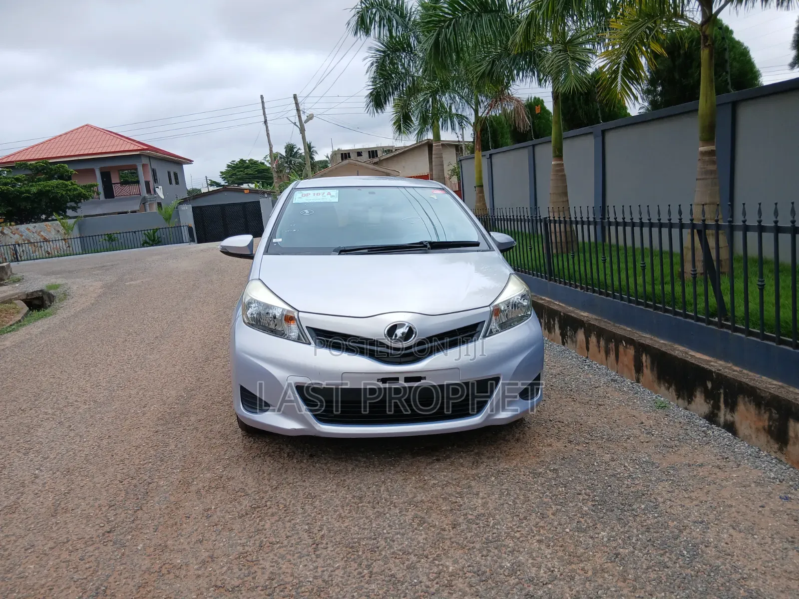 Toyota Vitz 2014 Silver