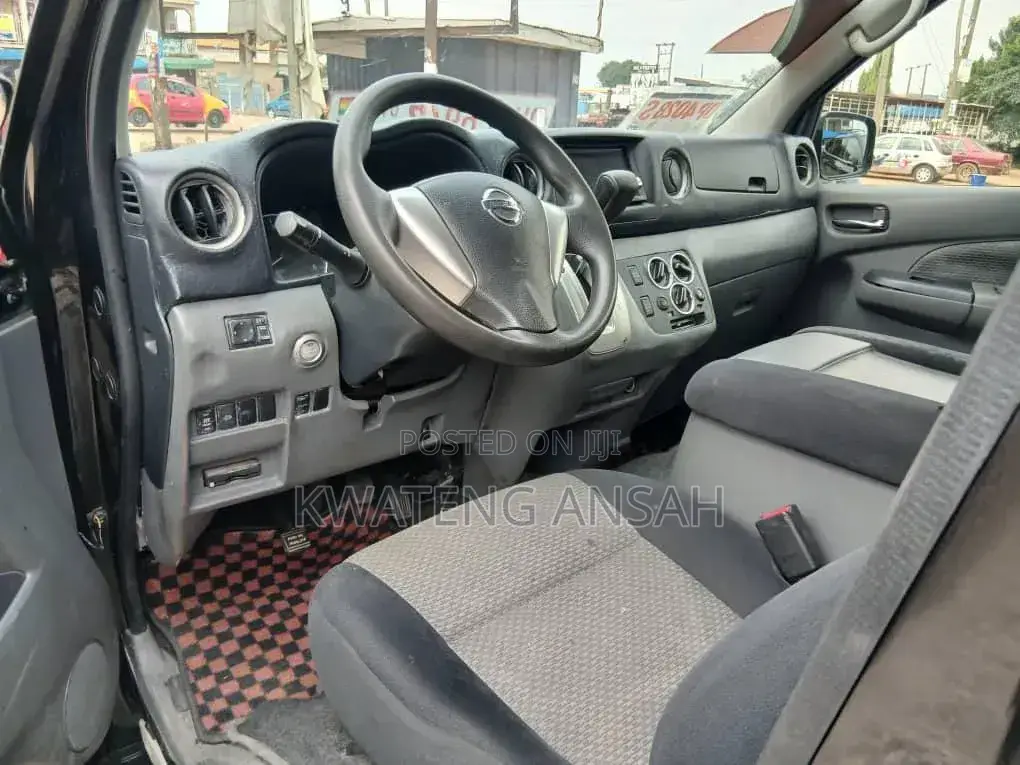 Nissan Caravan (Urvan) 2018 Black