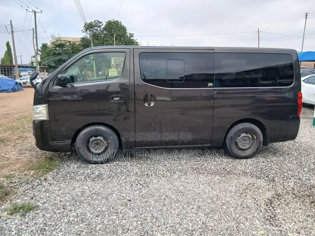 Nissan Caravan (Urvan) 2018 Black