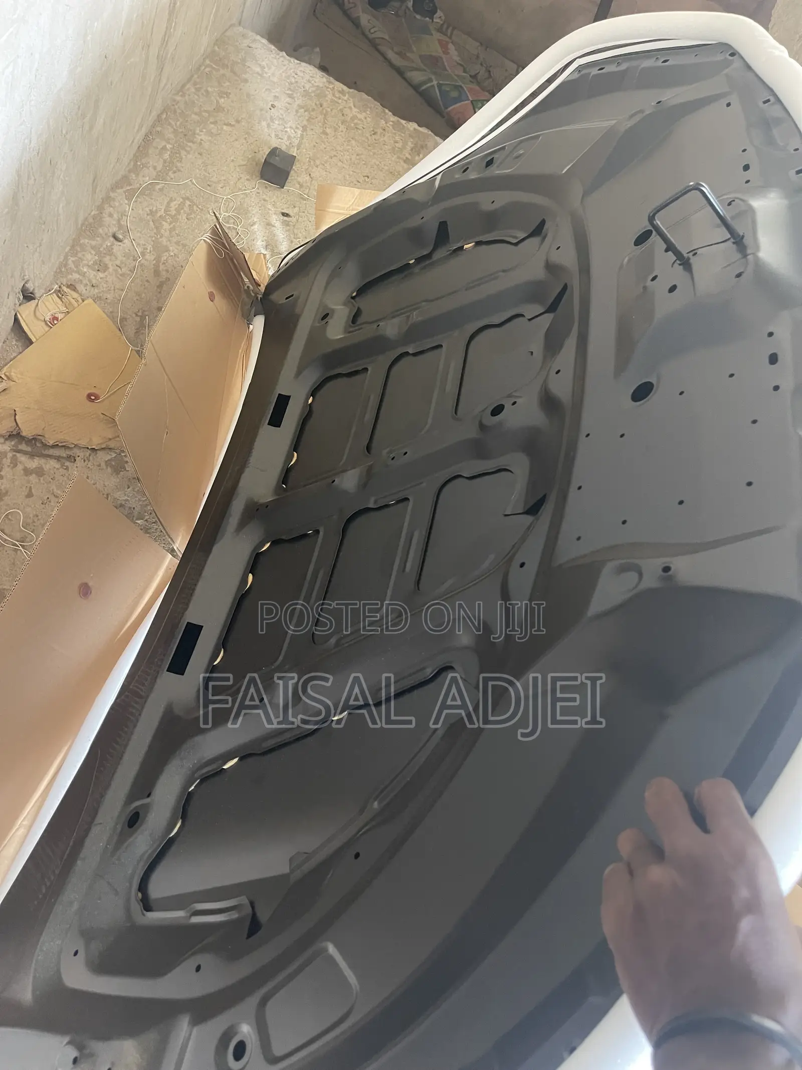 HR-v 23 Bonnet