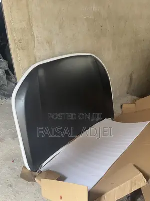 HR-v 23 Bonnet