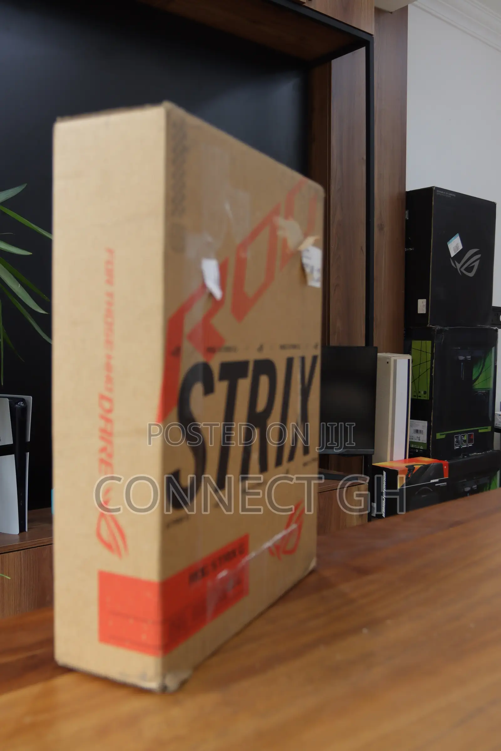 New Laptop Asus ROG Strix G18 32GB AMD Ryzen 9 SSD 1T