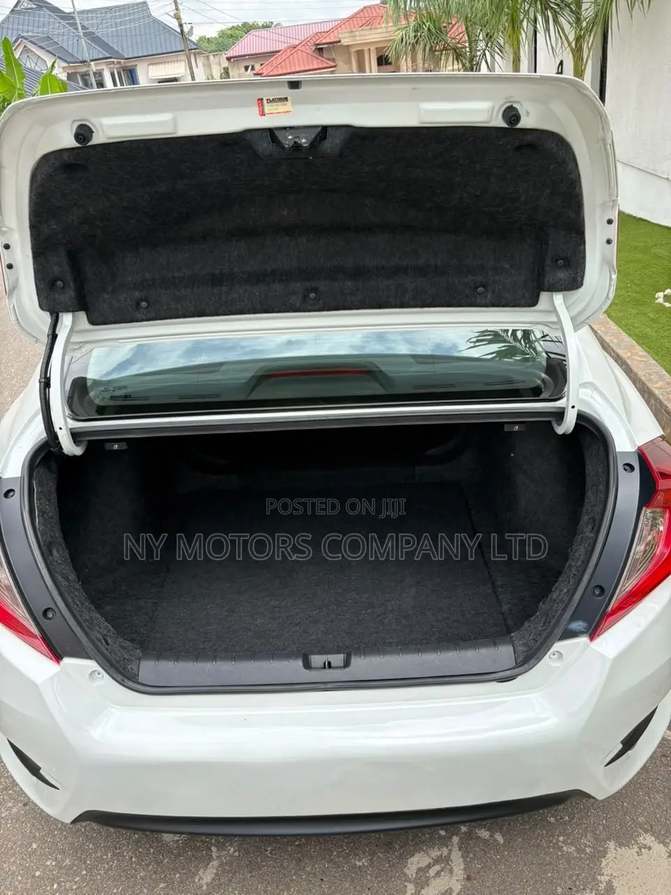 Honda Civic EX-L Sedan 2018 White