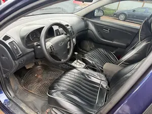 Hyundai Elantra 2010 Blue