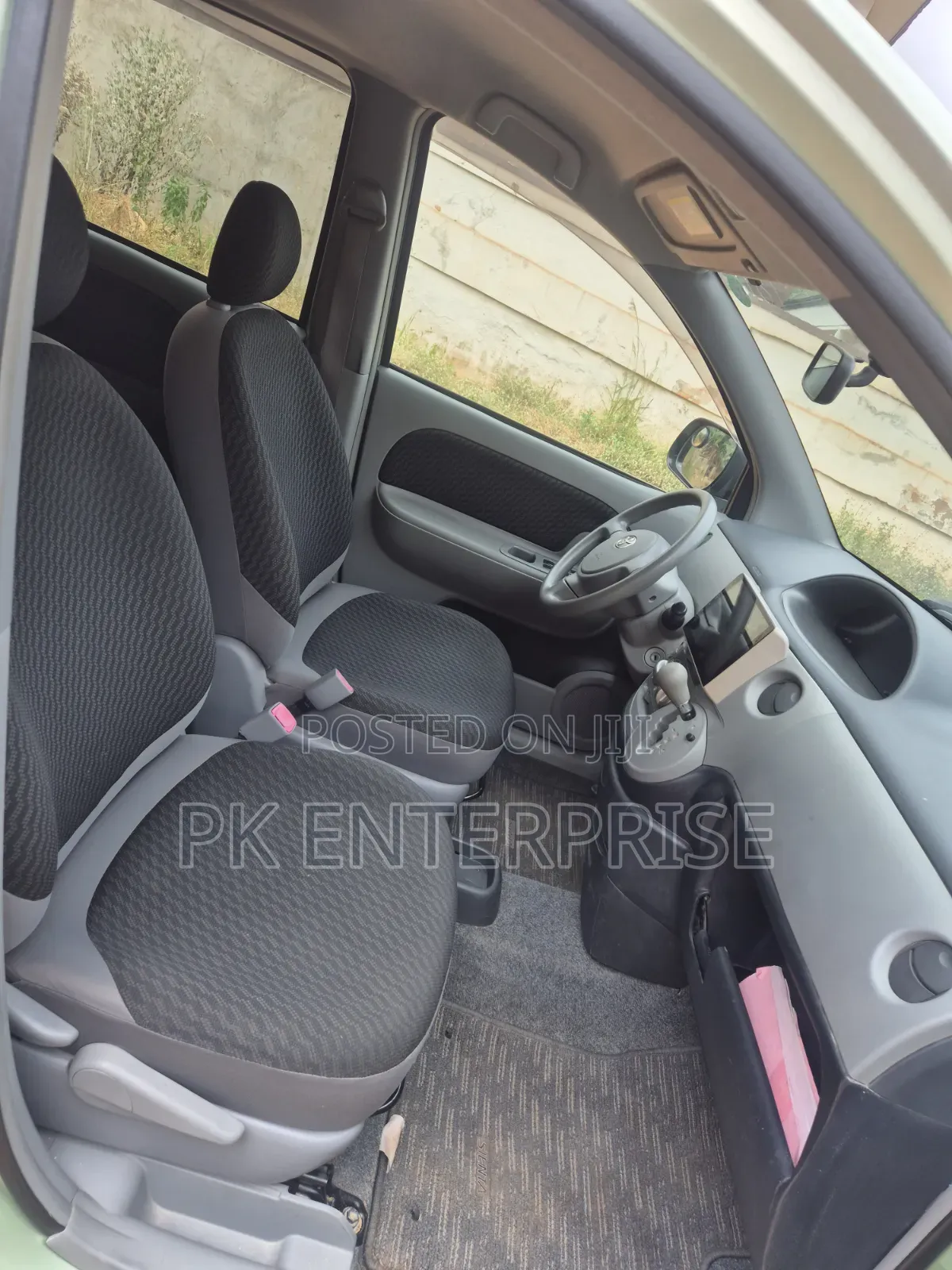 Toyota Sienta 2013 Green