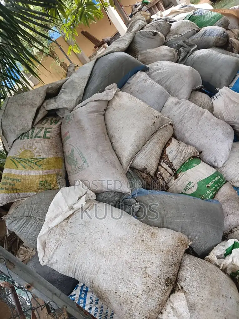 Free Poultry Manure