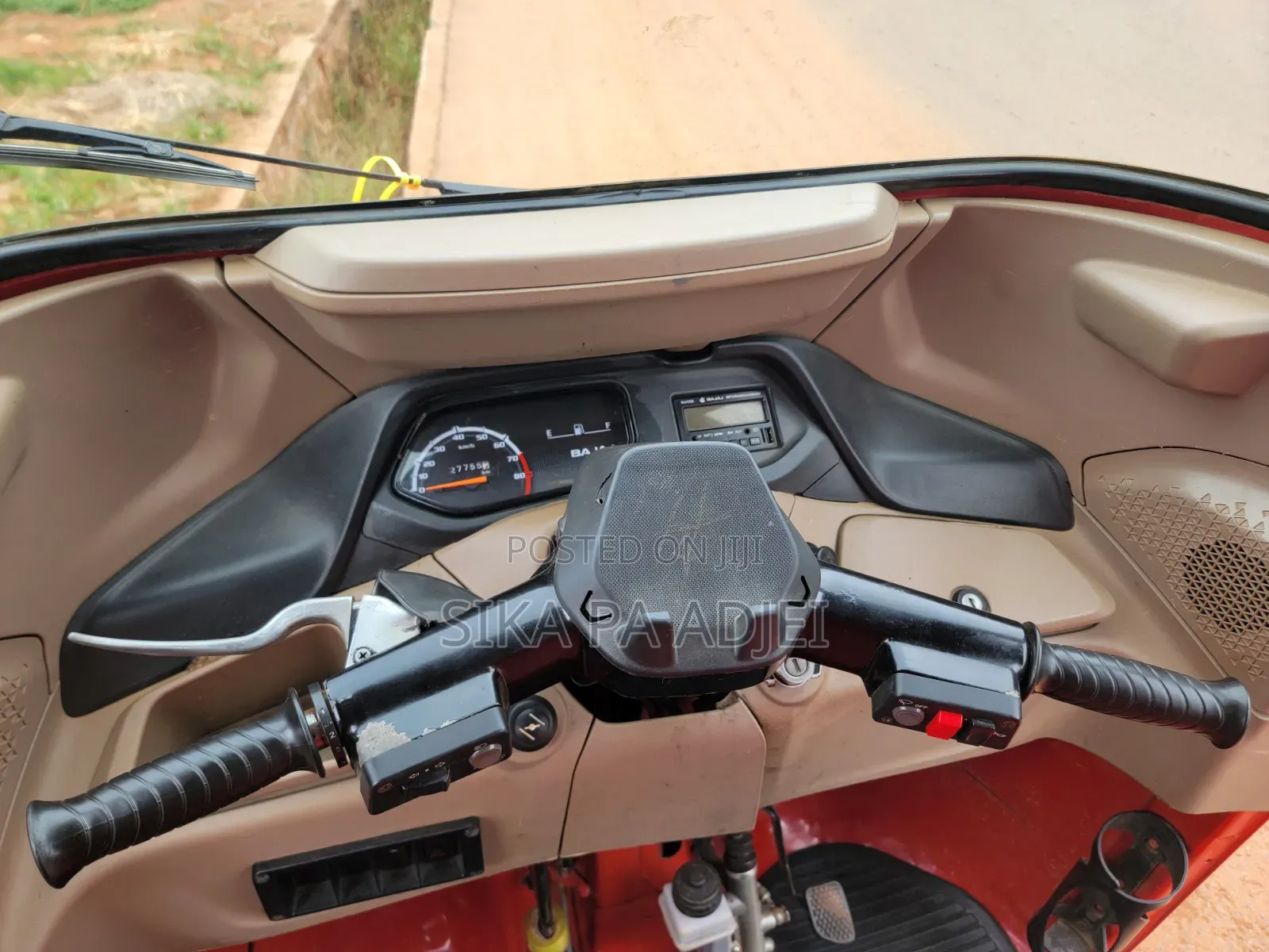 Bajaj Avenger 180 2025 Red