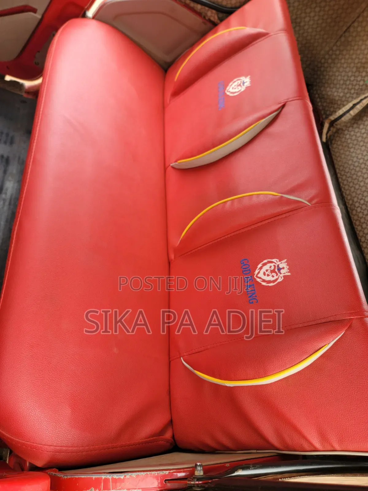 Bajaj Avenger 180 2025 Red