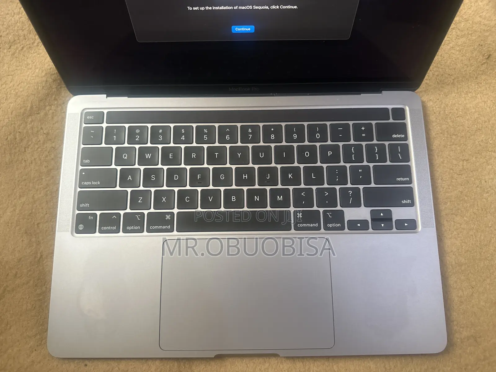 Laptop Apple MacBook Pro 2022 M2 8GB Apple M2 SSD 256GB