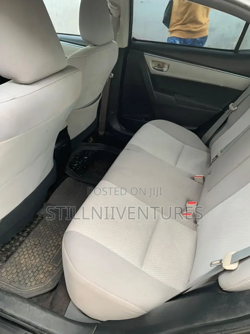 Toyota Corolla 2016 Black