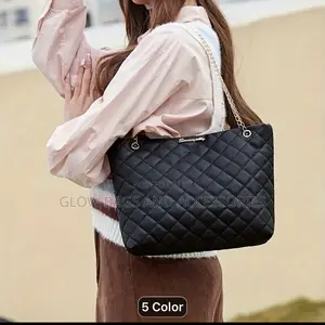 Quilted Chain Shoulder Tote Bag