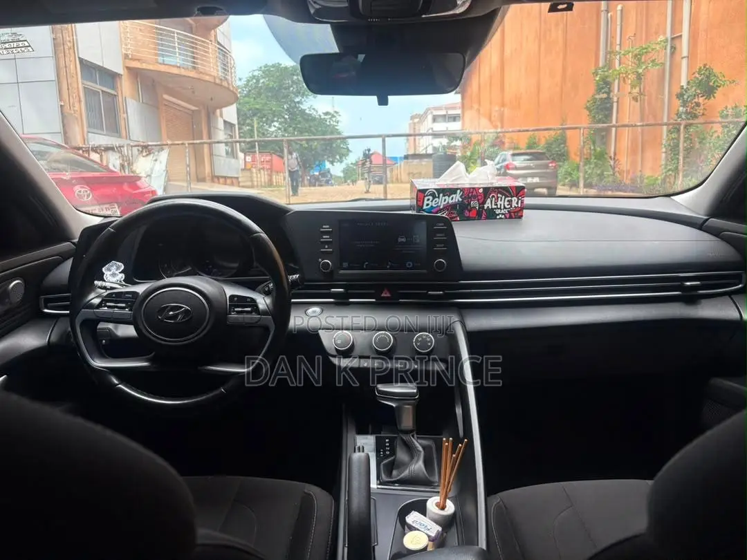 Hyundai Elantra Limited 2021 Black