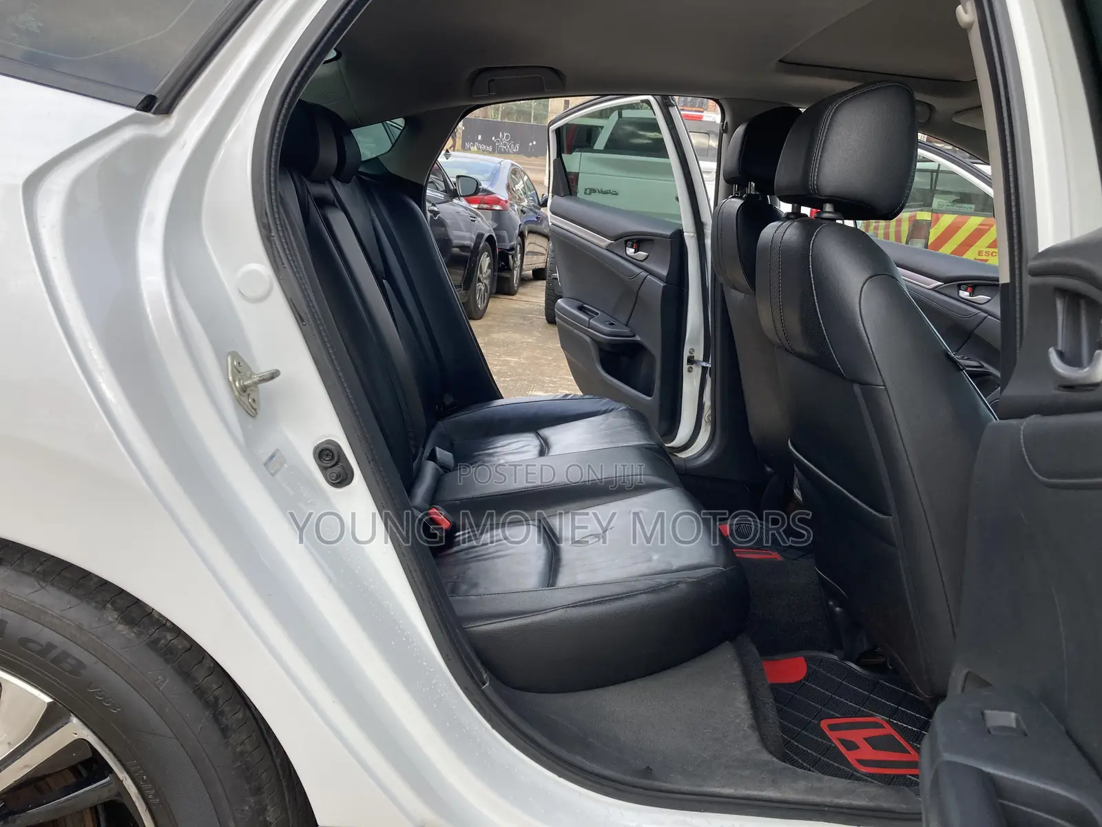 Honda Civic Touring 2dr Coupe (1.5L 4cyl) 2017 White