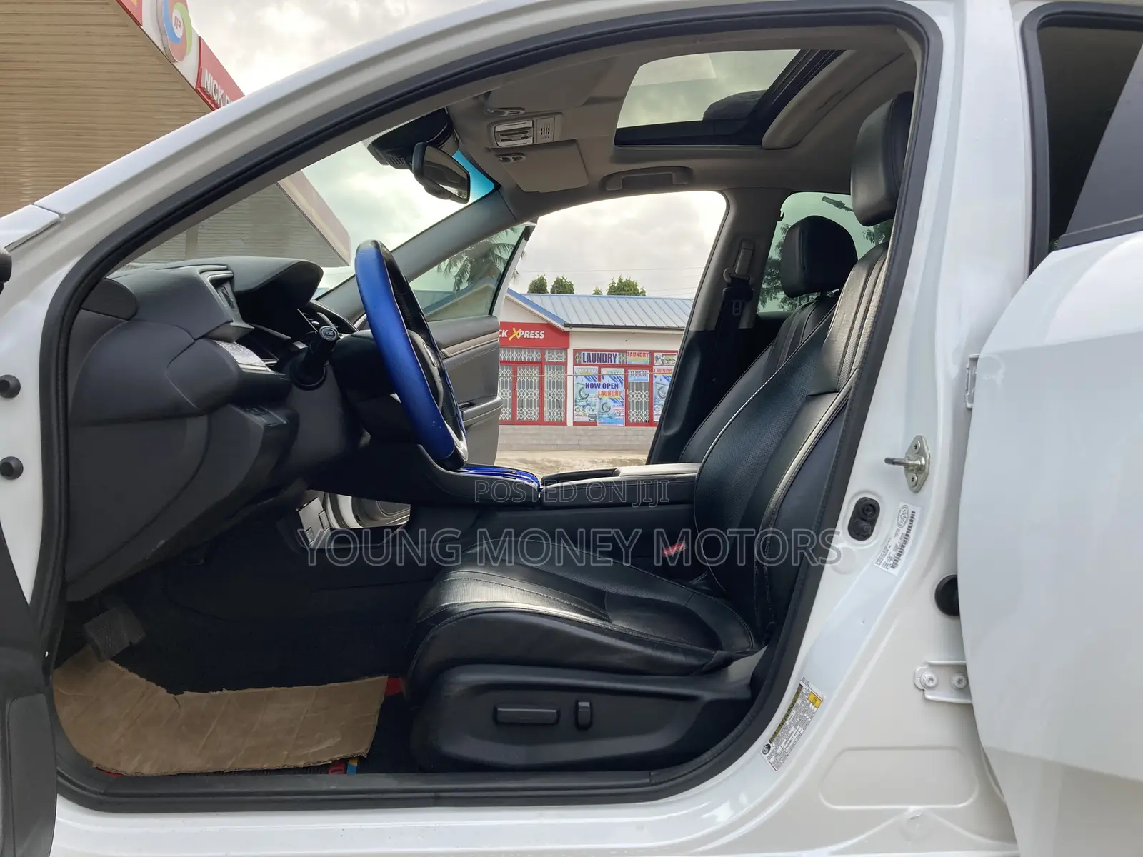 Honda Civic Touring 2dr Coupe (1.5L 4cyl) 2017 White