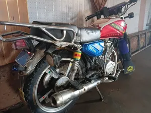 New Royal RY125 2024 Red