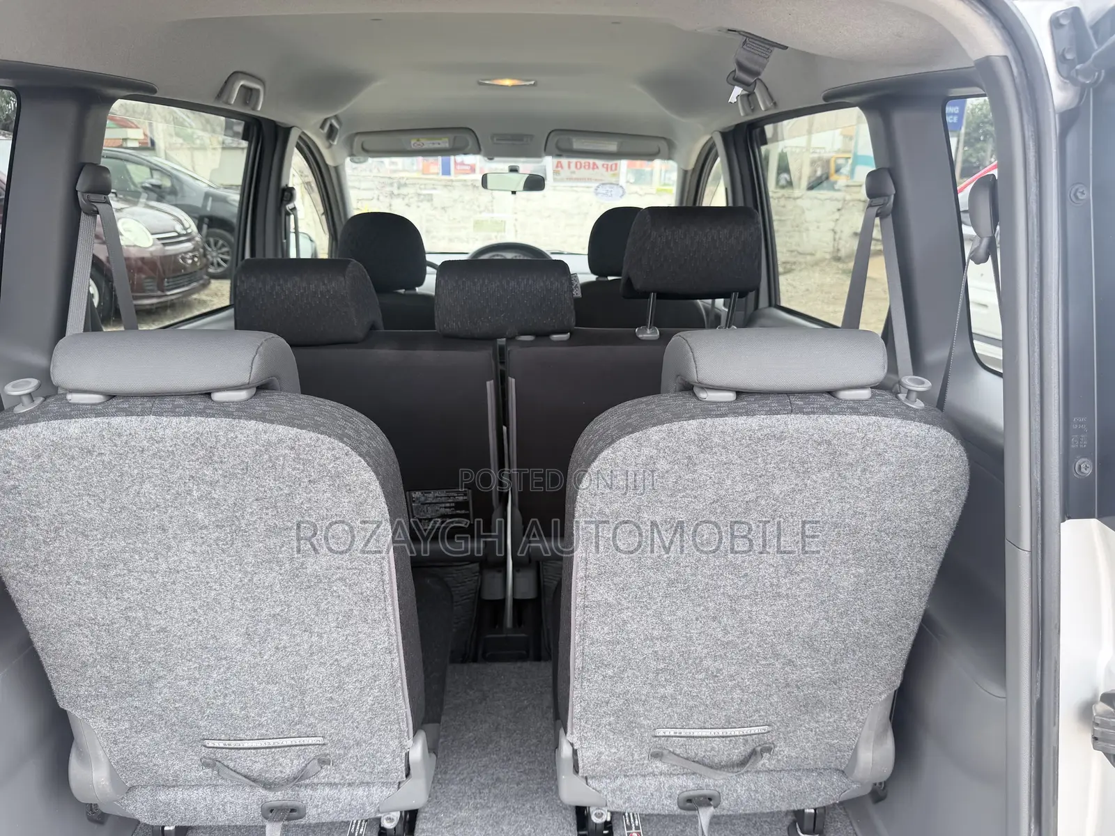 Toyota Sienta 2013 Silver