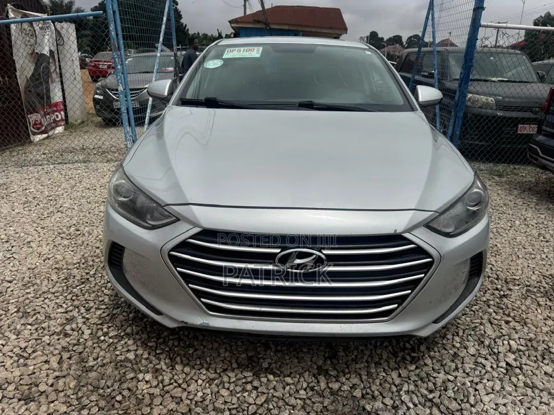 Hyundai Elantra 2017 Silver