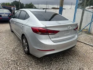 Hyundai Elantra 2017 Silver