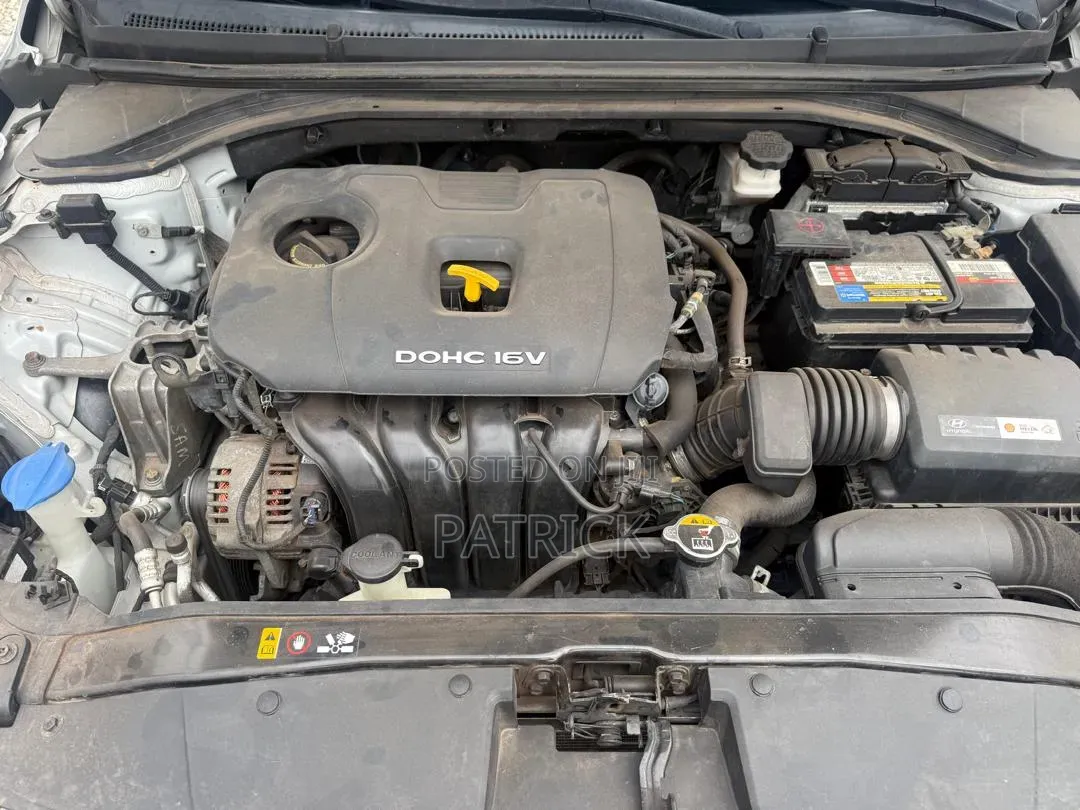 Hyundai Elantra 2017 Silver