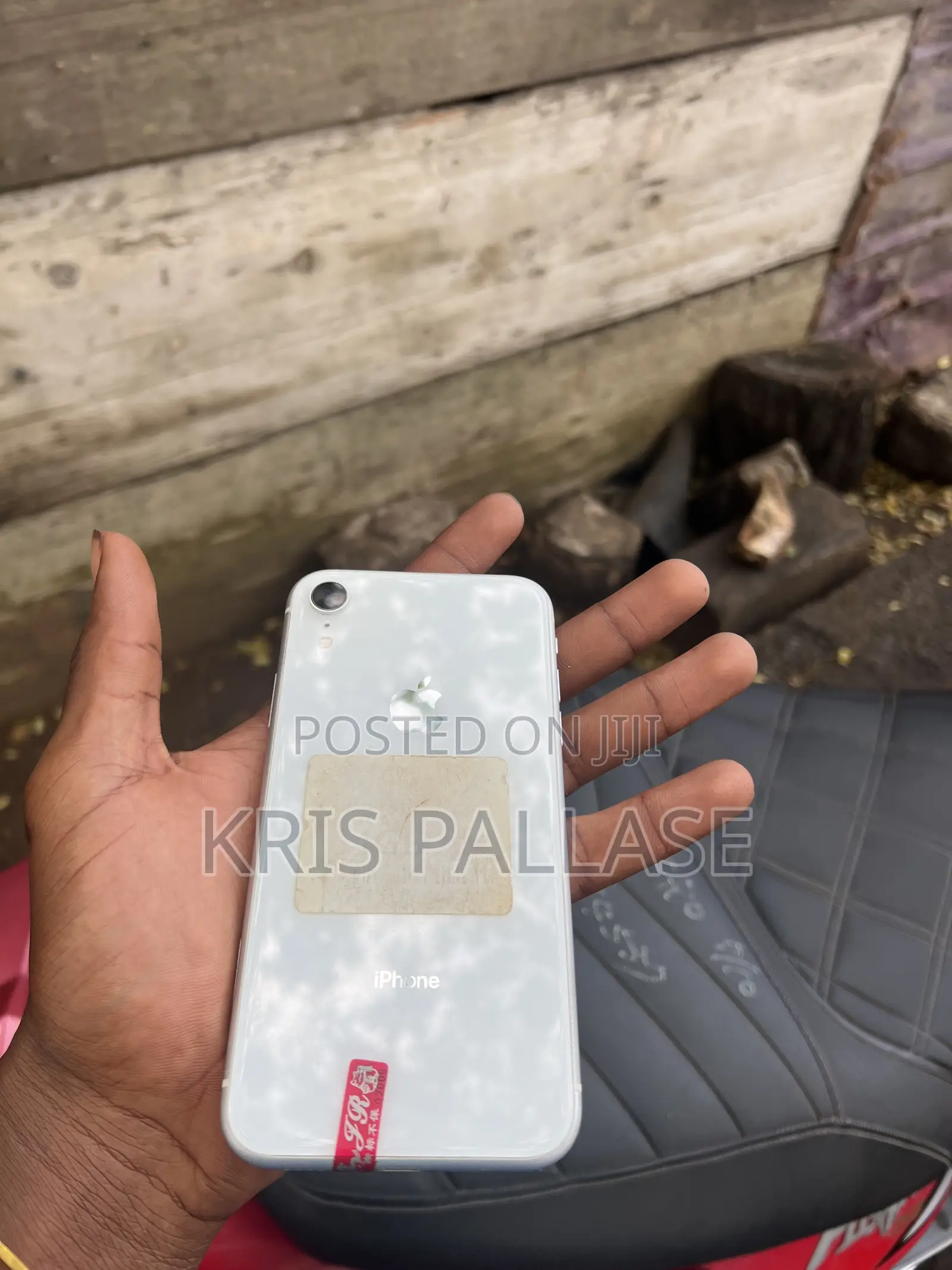 Apple iPhone XR 64 GB White