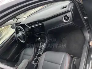 Toyota Corolla SE Special Edition 4dr Sedan (1.8L 4cyl CVT) 2017 Black