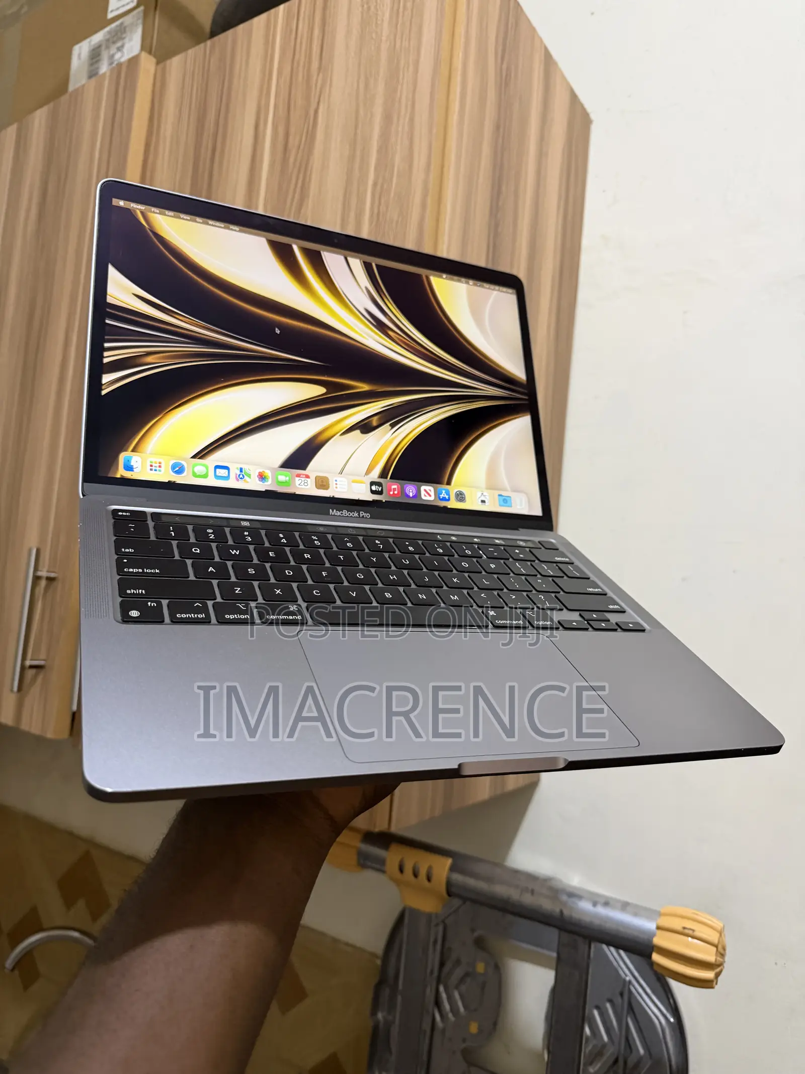 Laptop Apple MacBook Pro 2022 M2 8GB Apple M2 SSD 512GB