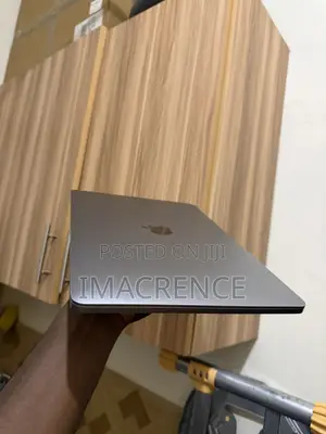 Laptop Apple MacBook Pro 2022 M2 8GB Apple M2 SSD 512GB