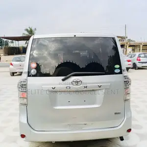 Toyota Voxy X 2WD 8-Seater 2012 Silver