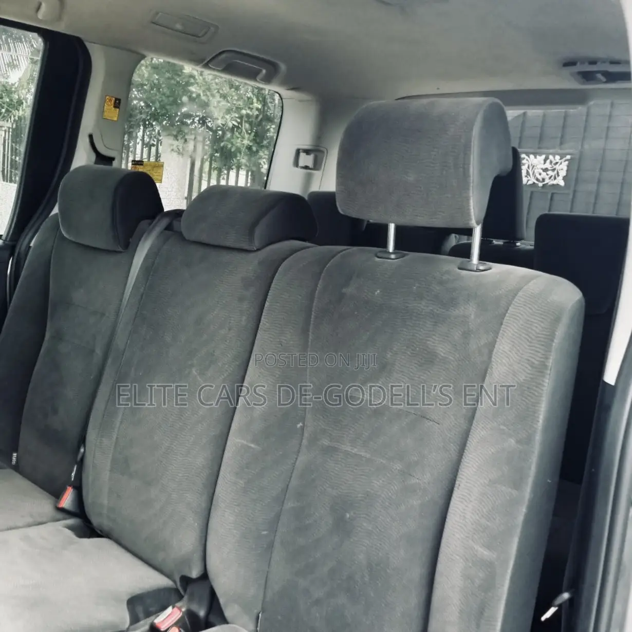 Toyota Voxy X 2WD 8-Seater 2012 Silver