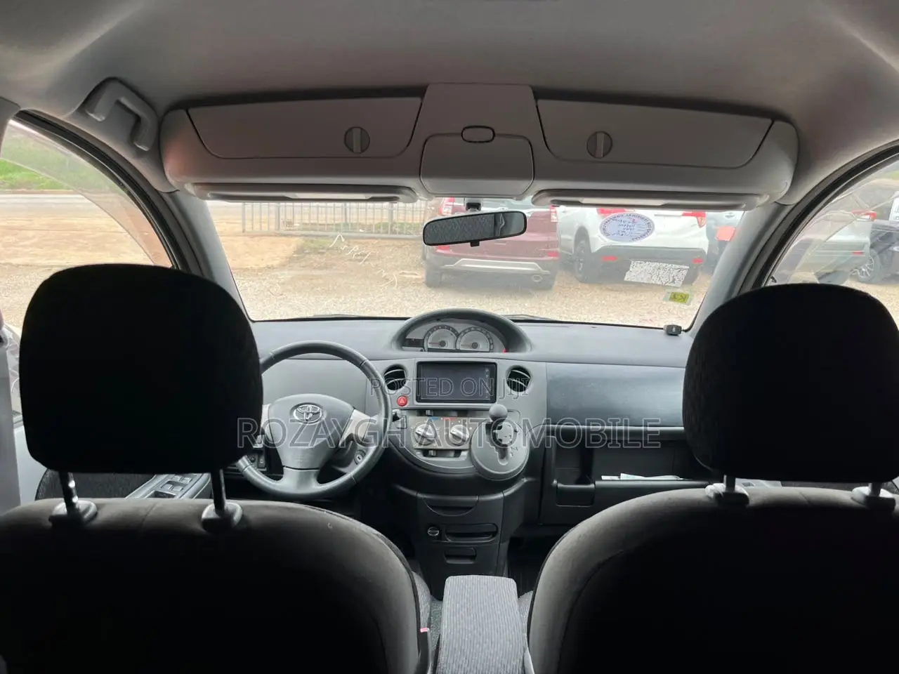 Toyota Sienta 2012 Gray