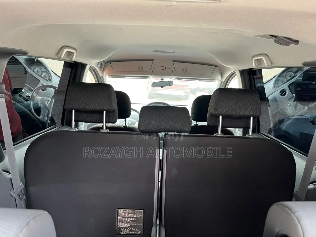 Toyota Sienta 2012 Gray