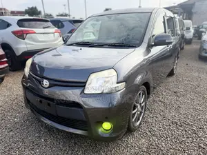 Toyota Sienta 2012 Gray